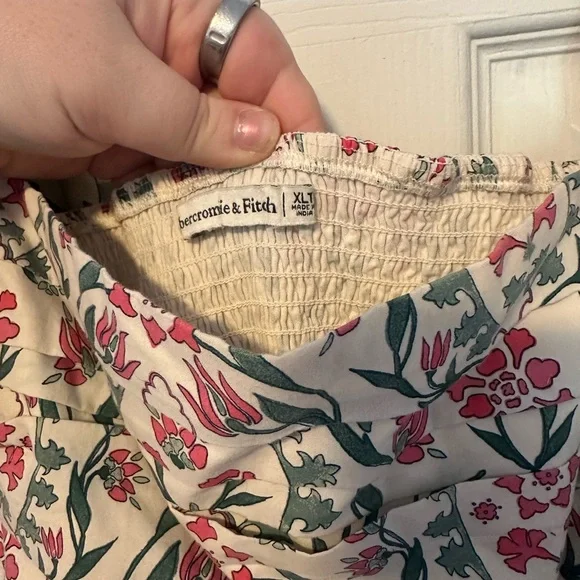 Abercrombie & Fitch Cream Maxi Dress with Pink Floral Print - Picture 3 of 4